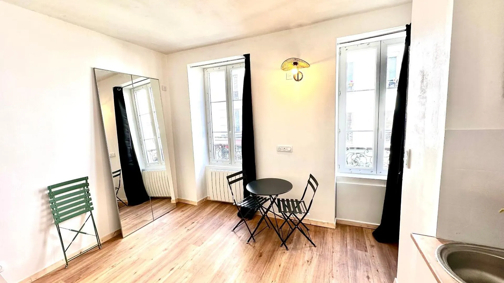 Sunny Paris Studio In The Heart Of 11Eme