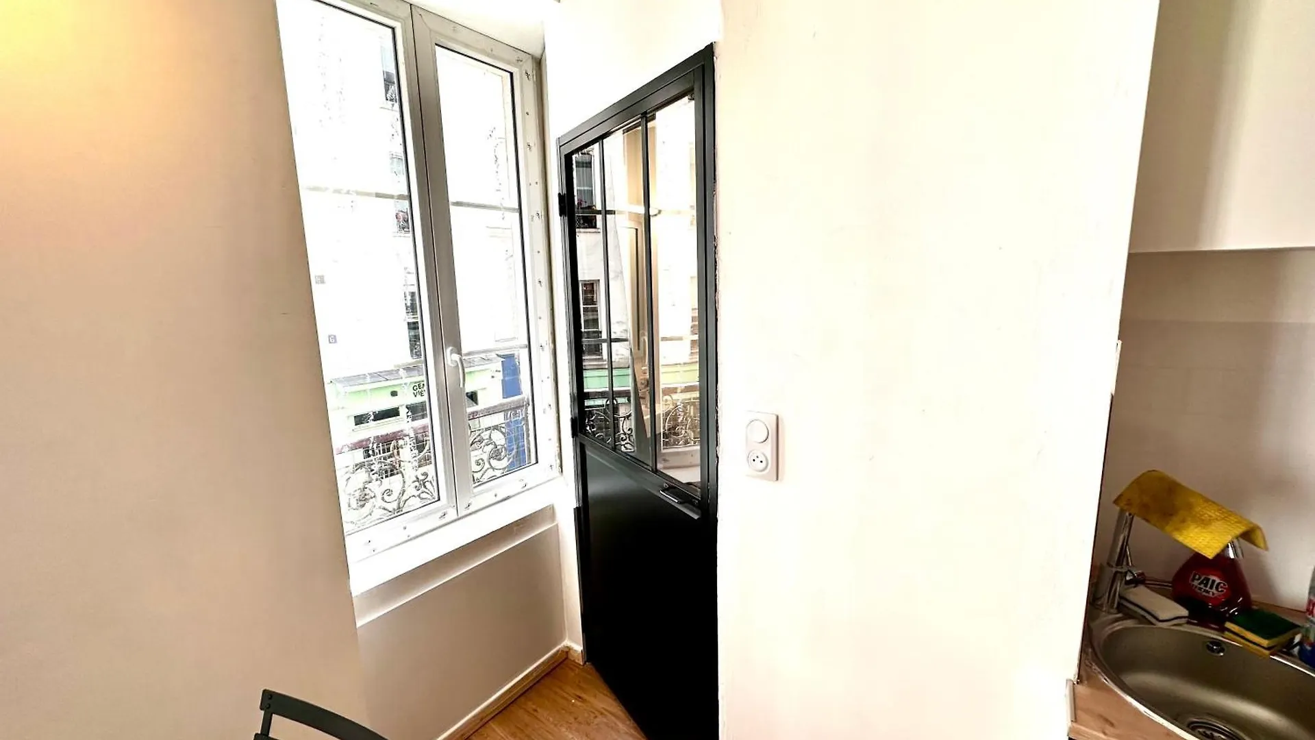 Sunny Paris Studio In The Heart Of 11Eme 0*,